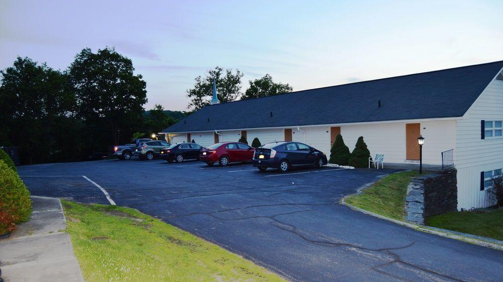 New World Inn Barre Extérieur photo