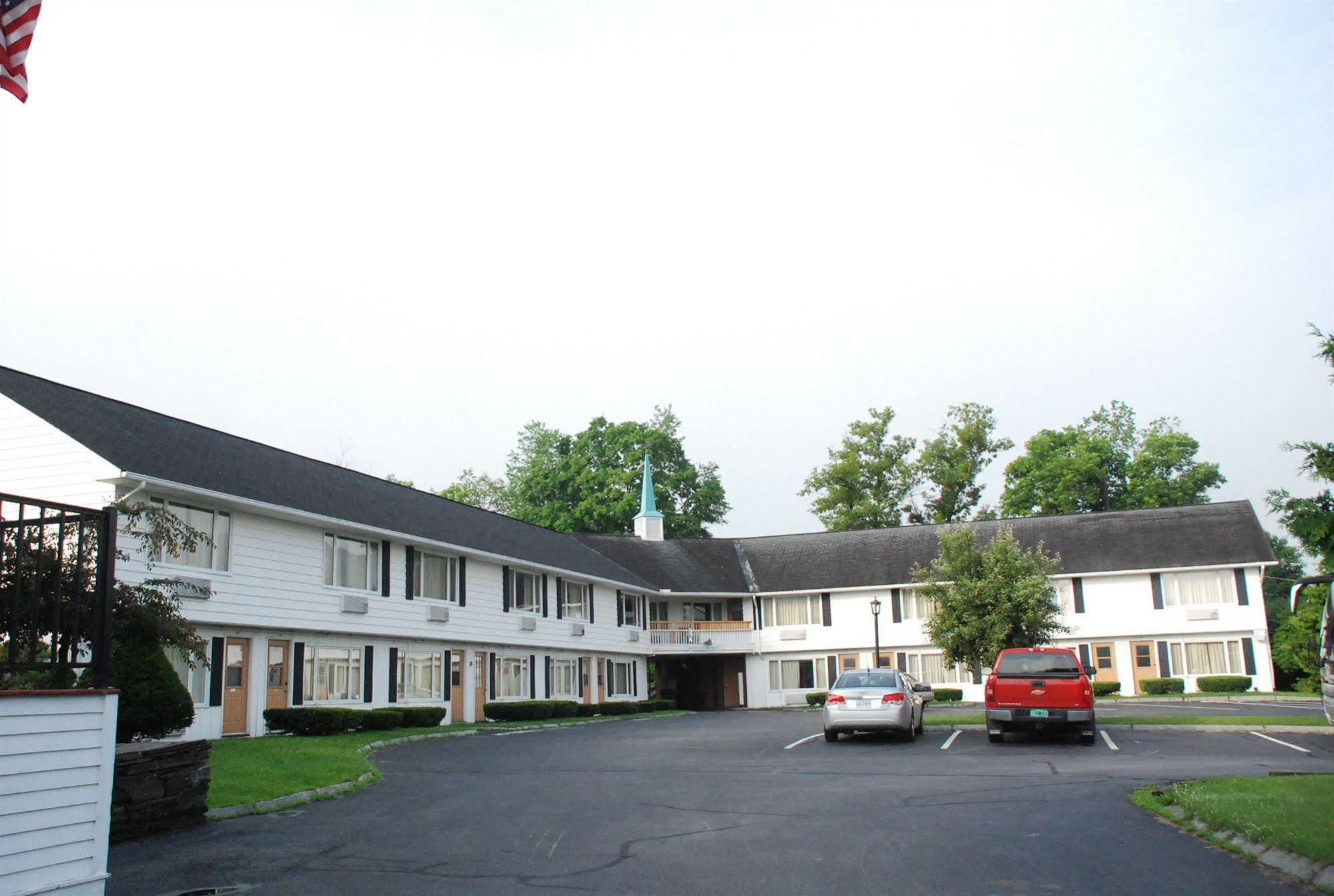 New World Inn Barre Extérieur photo
