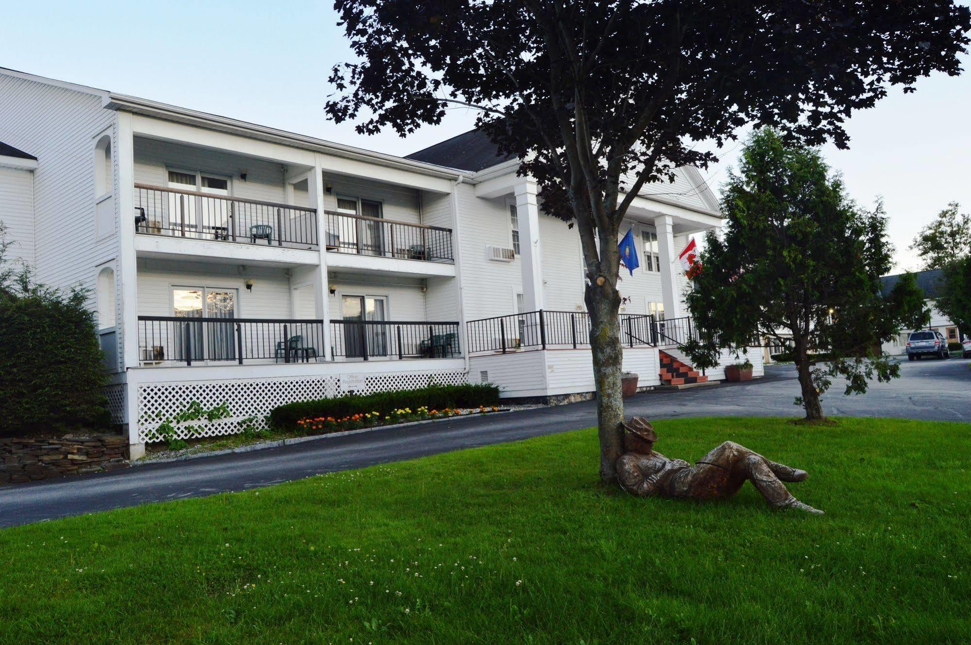 New World Inn Barre Extérieur photo