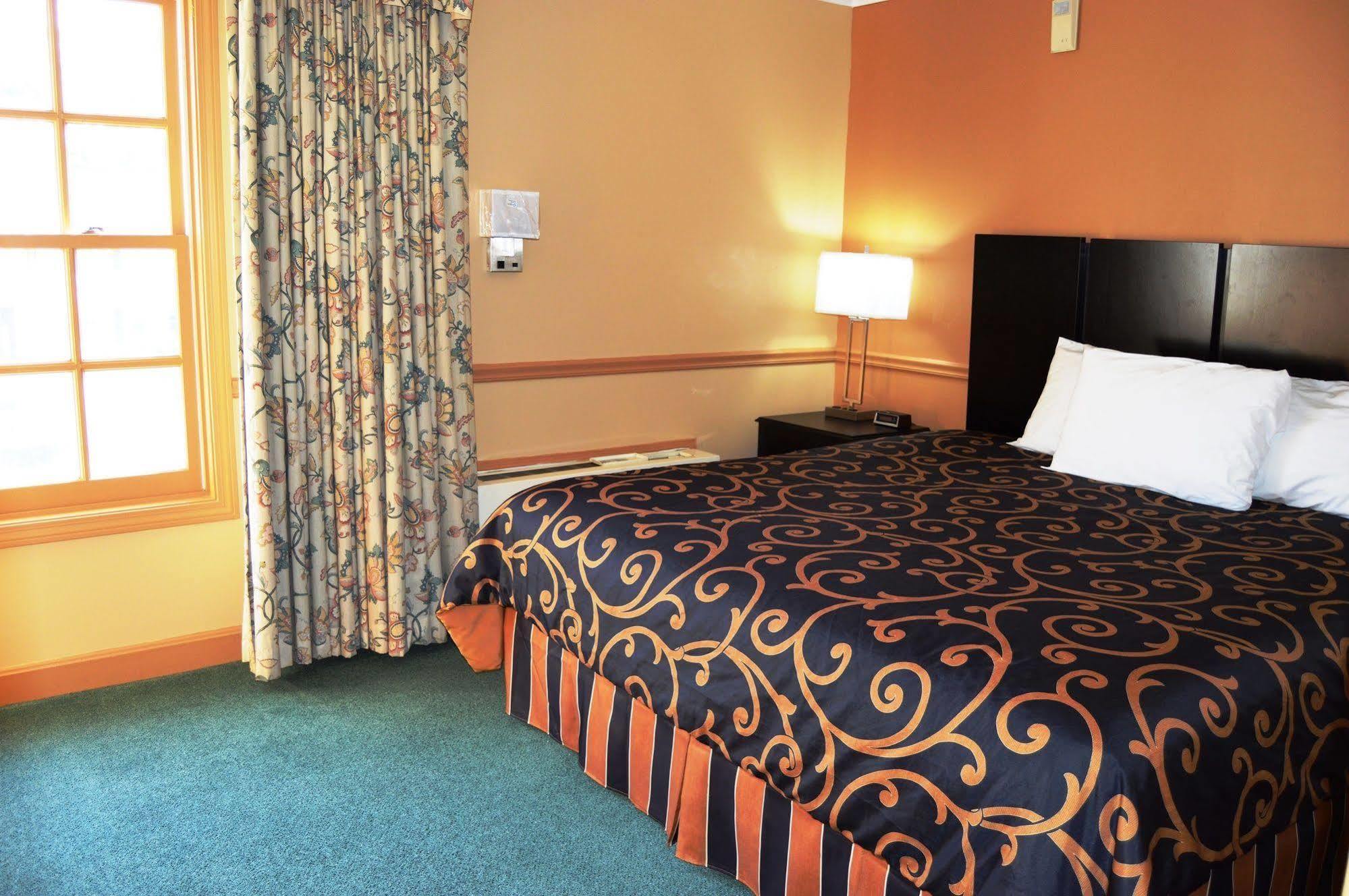New World Inn Barre Extérieur photo